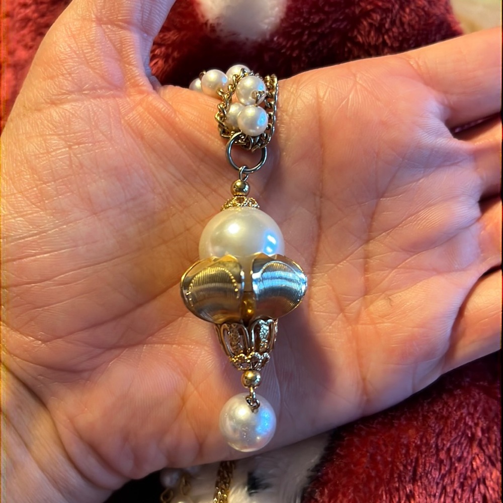 Vintage Pearl Necklace!